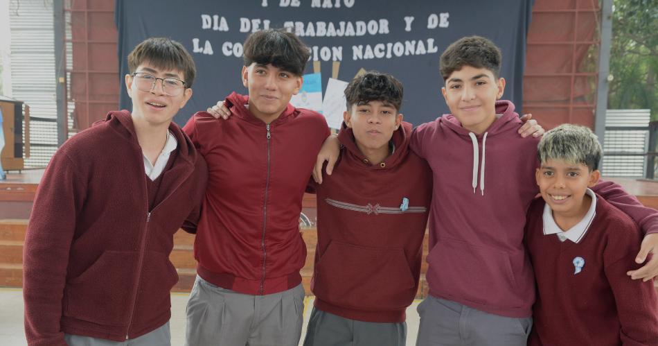 EMOTIVO ACTO EN EL COLEGIO FRANCISCANAS