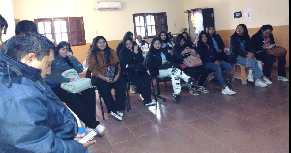 Estudiantes de la Unse comenzaron praacutecticas sobre salud mental en los Caps de la Municipalidad