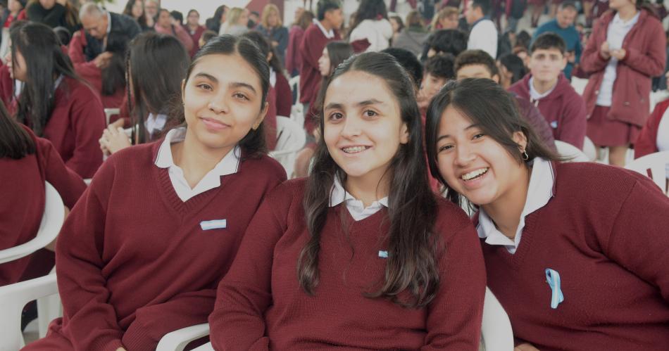 EMOTIVO ACTO EN EL COLEGIO FRANCISCANAS