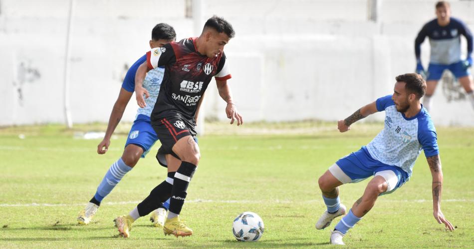 Central Coacuterdoba le ganoacute el amistoso a Atleacutetico Tucumaacuten