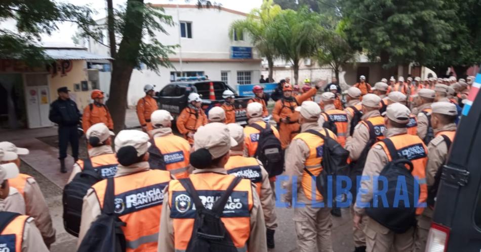 Maacutes de 140 policiacuteas inician un rastrillaje en busca del femicida Matiacuteas Loto
