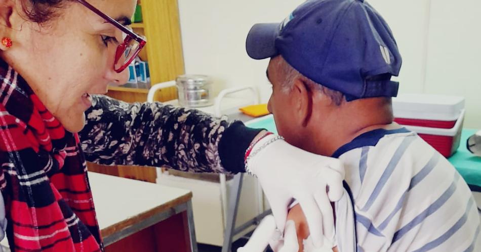 Inmunizan contra la gripe a los pobladores del interior choyano