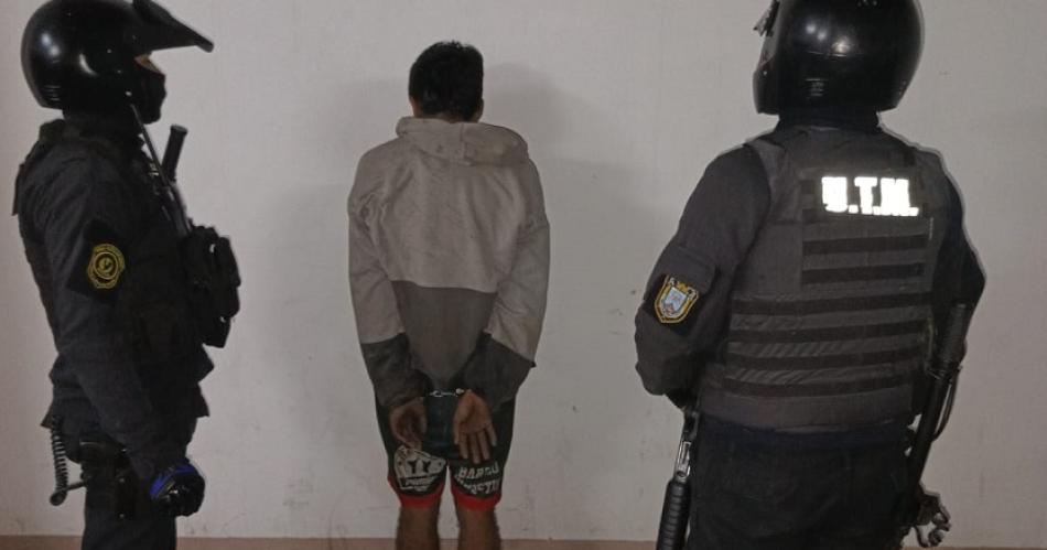Atrapan a un joven de 20 antildeos cuando robaba cables en el barrio Huaico Hondo