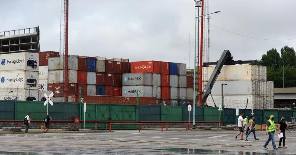 Aduana- Casi 100 personas entre funcionarios y empresarios iraacuten a juicio por fraude