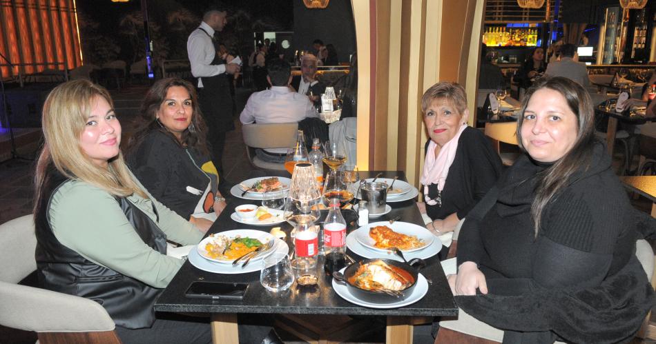 JAF DEJOacute TODOS SUS EacuteXITOS EN ZAMBRA COCINA DE AUTOR