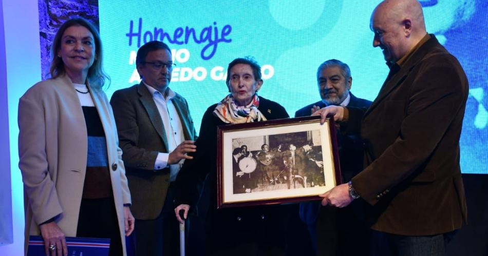 Homenajearon al poeta y compositor Mario Arnedo Gallo