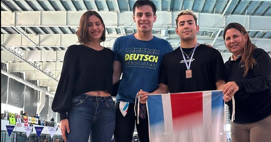 Agustiacuten Rasche se subioacute al podio en el Argentino de Natacioacuten