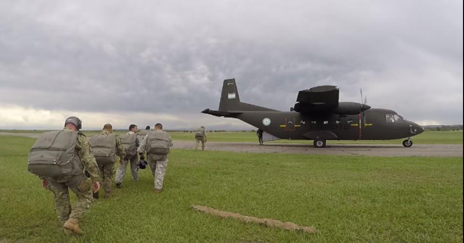 Luto en el Ejeacutercito- un sargento murioacute por una falla en su paracaiacutedas