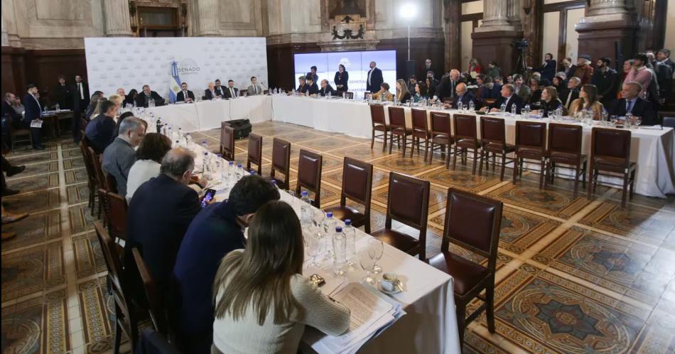Ley Bases- el oficialismo no consiguioacute dictamen y el debate se retomaraacute la semana que viene