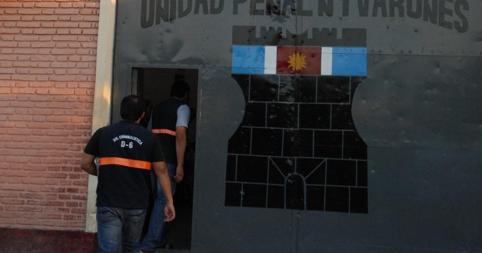 Mujer llevoacute cocaiacutena para su hijo detenido por homicidio y quedoacute presa