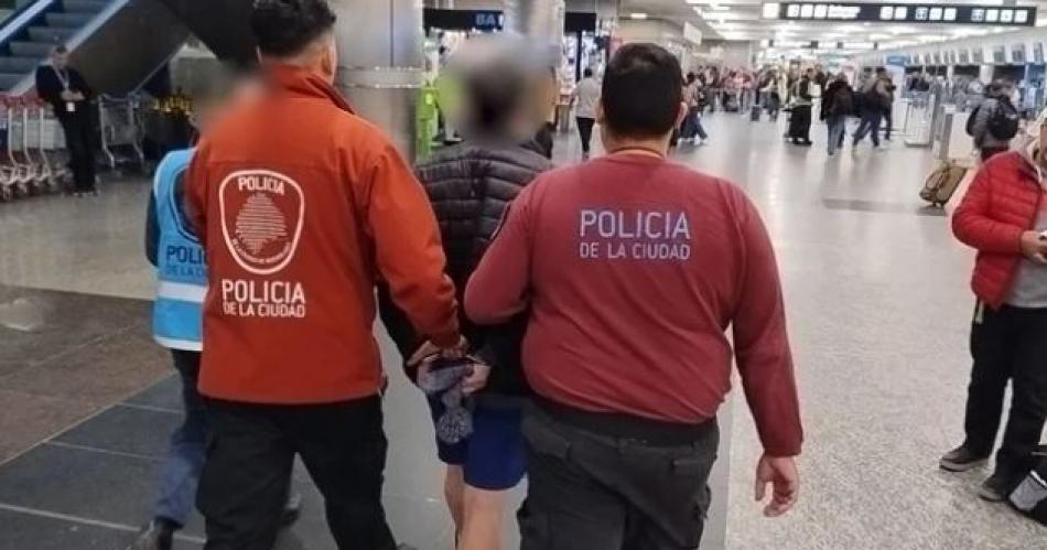 Expulsan del paiacutes a delincuente chileno que protagonizoacute un robo