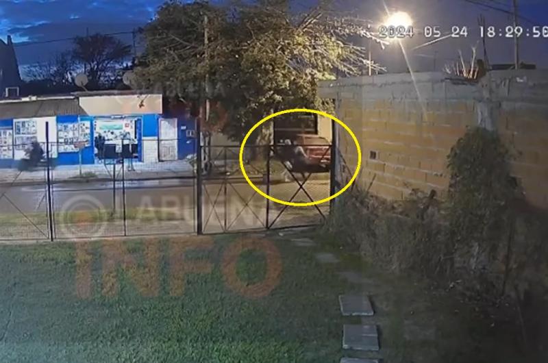 TERRIBLE VIDEO  Militar le arrebatoacute el arma a un motochorro y le disparoacute por la espalda