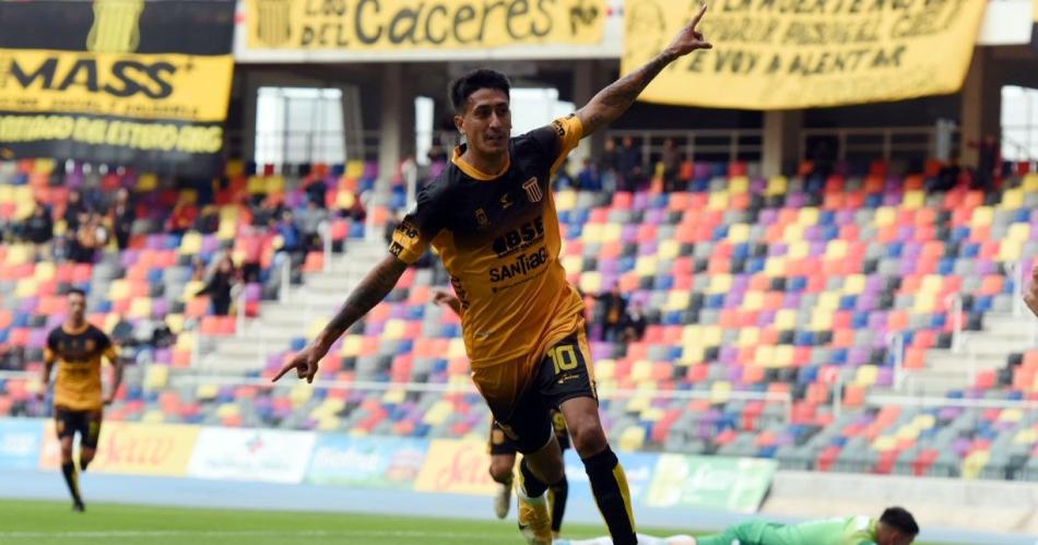 Mitre suentildea con la vuelta de Santiago Rosales 