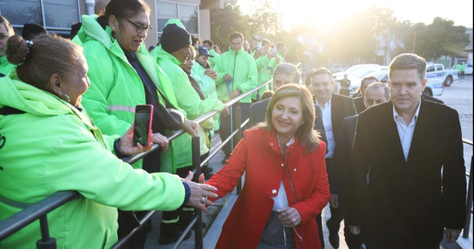 Fuentes destacoacute la tarea del personal de Traacutensito al cumplir 54 antildeos la reparticioacuten