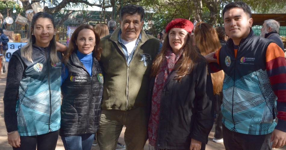 BOMBOS PATIO DEL INDIO FROILAacuteN Y GUISO