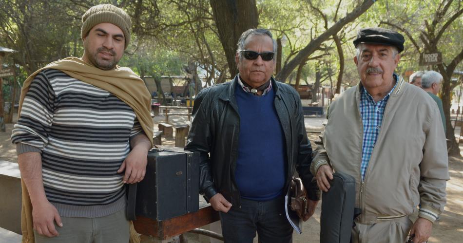 BOMBOS PATIO DEL INDIO FROILAacuteN Y GUISO