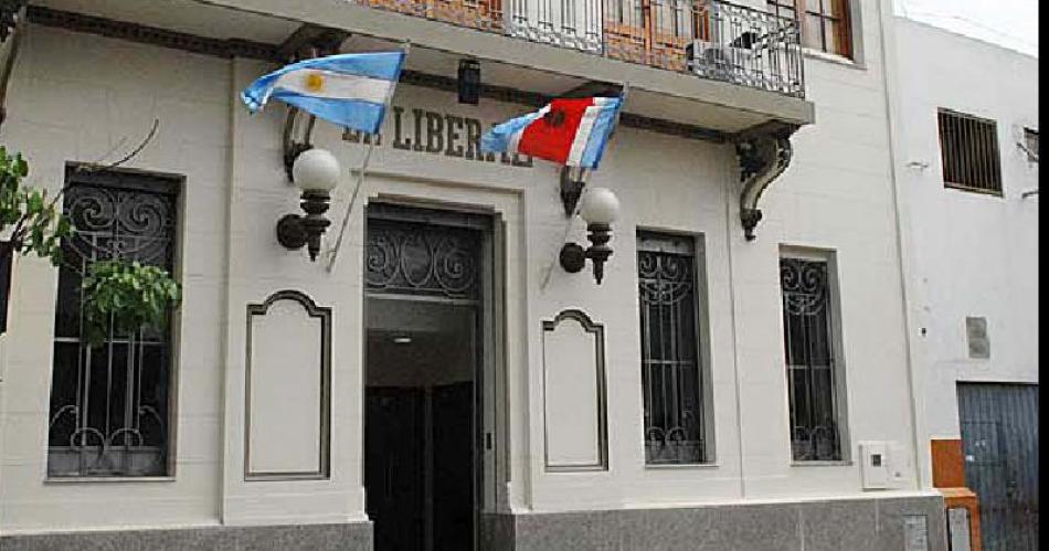 Personalidades e instituciones resaltaron la labor del diario EL LIBERAL en el Diacutea del Periodista