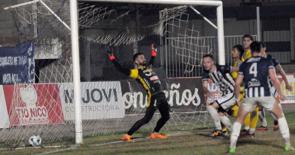 Sarmiento sufrioacute para ganarle a Crucero del Norte y acaricia la clasificacioacuten