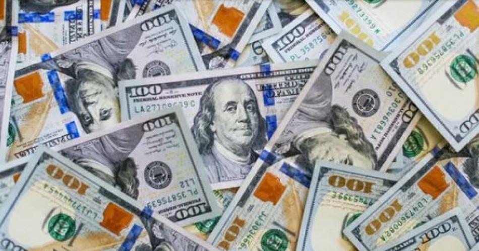 Efecto Ley Bases- baja el doacutelar y suben las acciones y bonos en el mercado local