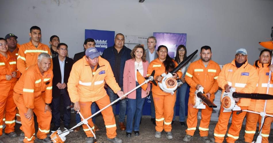 Nunca faltaraacuten los recursos para las aacutereas operativas dijo Fuentes