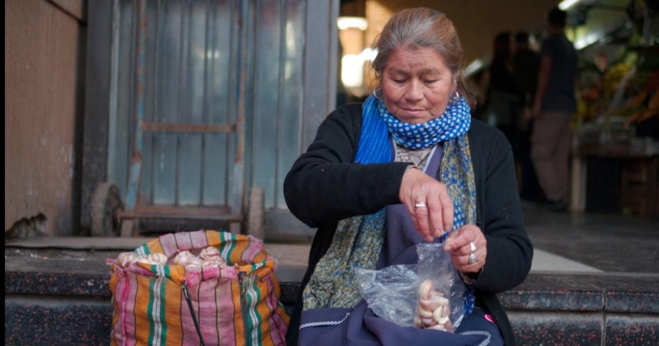 NATALIacute JUGO LE CANTA A SU PAPAacute