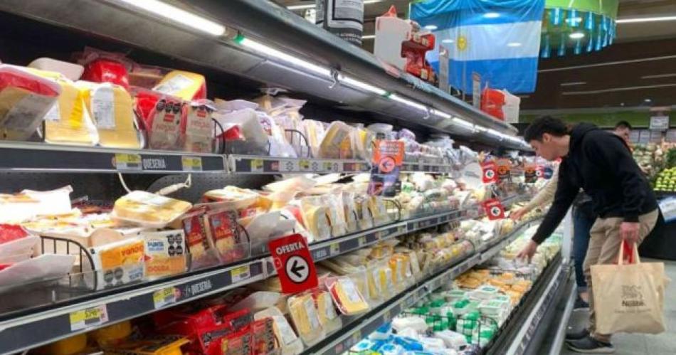 La gente deja de comprar leche quesos yogur y bebidas por la crisis