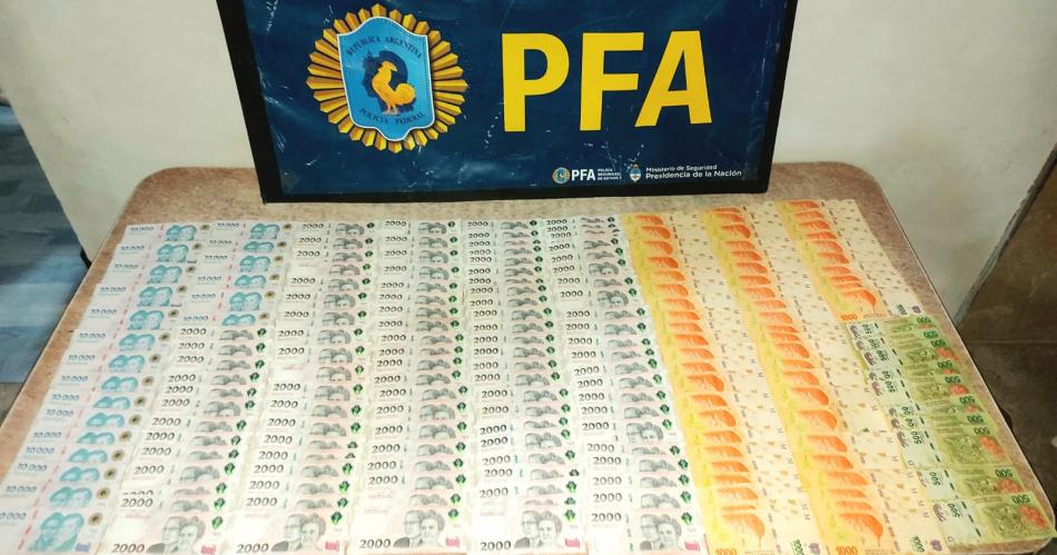 Drogas y harto dinero- Policiacutea Federal desbaratoacute dos buacutenkeres