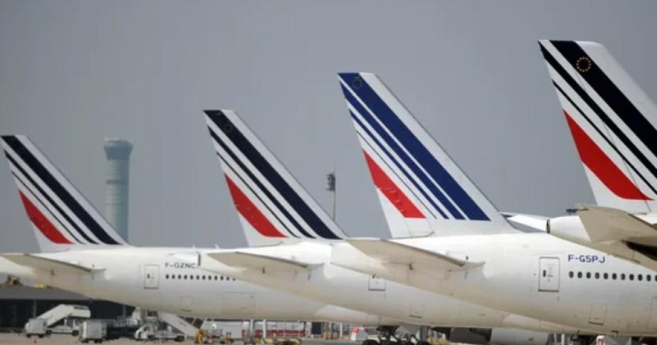 (AFP PHOTO STEPHANE DE SAKUTIN)