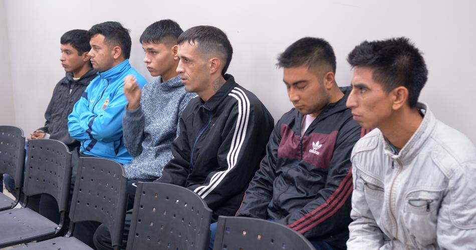 DEFINICIÓN- Padilla (derecha) continuar� preso Han sido excarcelados otros 11 obrajeros entre santiagueños y chaqueños