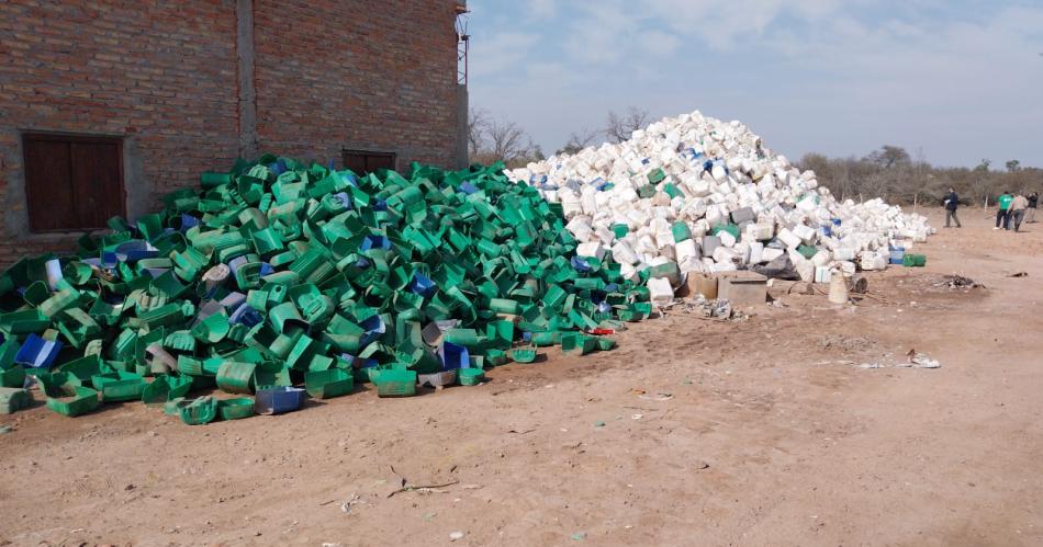 Desarticularon una red de acopio ilegal de envases fitotoacutexicos en Taboada