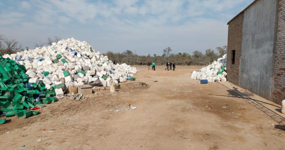 Desarticularon una red de acopio ilegal de envases fitotoacutexicos en Taboada
