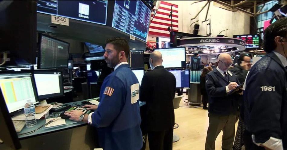 El doacutelar blue anotoacute su segunda baja semanal seguida