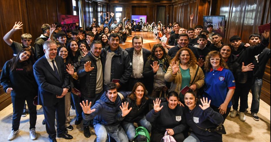 Alumnos de los departamentos Rivadavia y Choya visitaron Casa de Gobierno