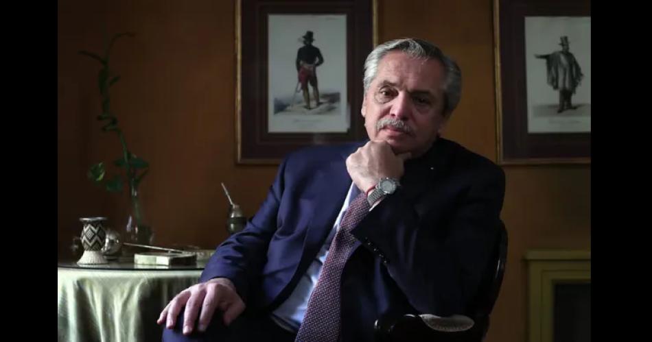 Alberto Fernaacutendez brinda una entrevista exclusiva a un medio espantildeol- iquestCoacutemo se defenderaacute