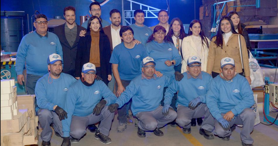 UN BRINDIS POR EL PRESENTE Y EL FUTUR