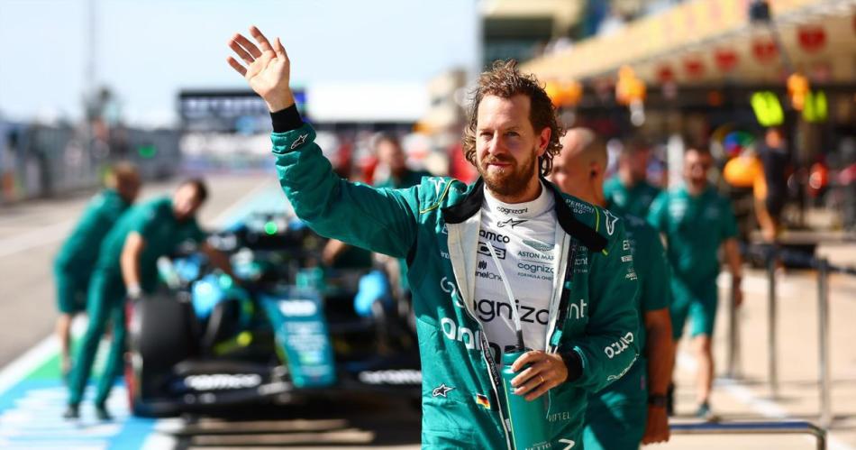 Vettel abre la puerta de su retorno a la F1 con equipo