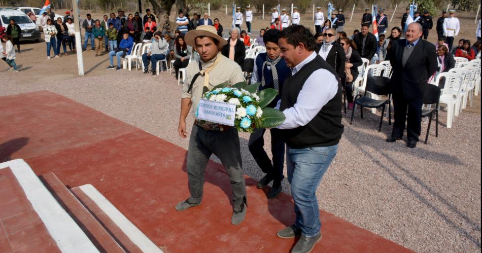 Manogasta- cientos de alumnos recordaron al General San Martiacuten