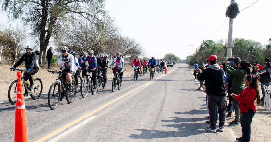 Concretaron la Primera Cruzada Ciclista Sanmartiniana desde La Banda a la posta de Manogasta