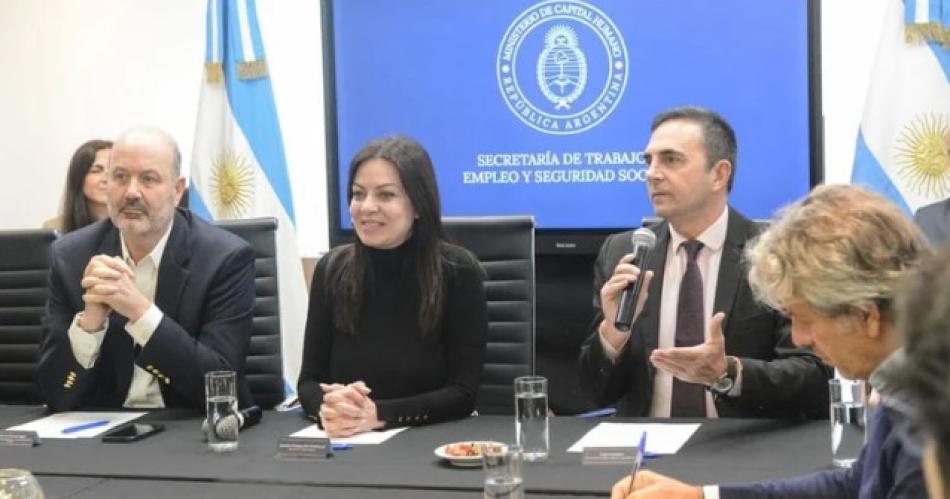Federico Sturzenegger Sandra Pettovello y Julio Cordero en la primera reunión del dilogo social para reglamentar la reforma laboral