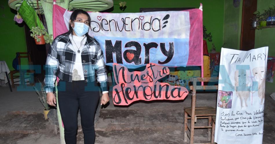 VIDEO Emotivo recibimiento a Maricel la joven que le donoacute un rintildeoacuten a su hermano Alejandro