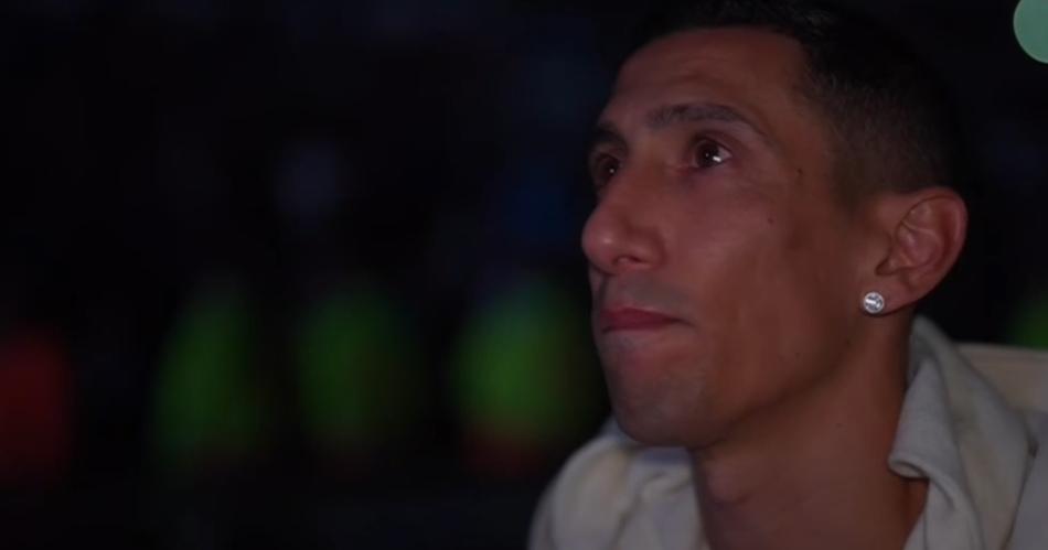 VIDEO Reviviacute la emotiva despedida de Aacutengel Di Mariacutea en el Monumental