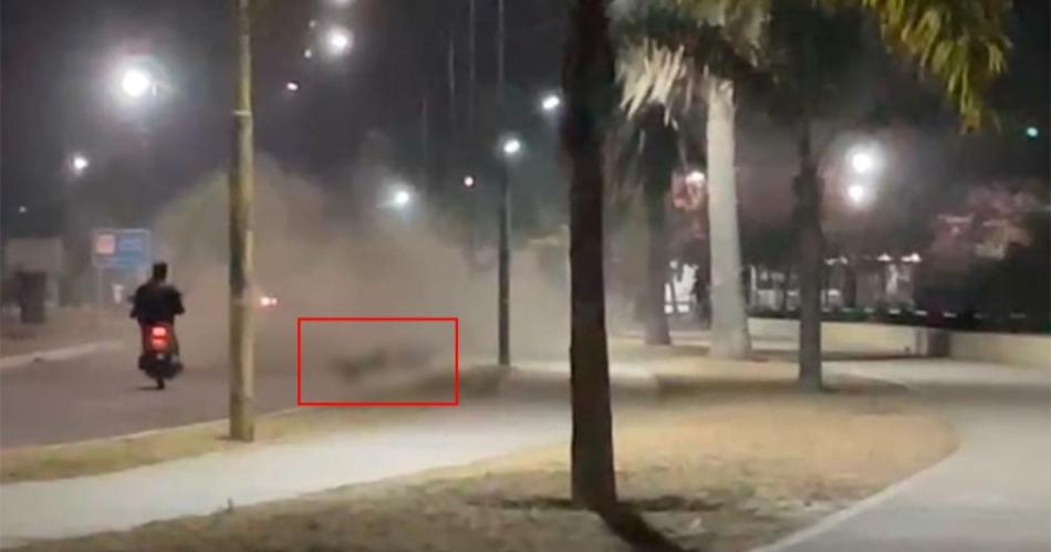 Un adolescente de 17 antildeos fallecioacute tras caer de su motocicleta mientras corriacutea picadas