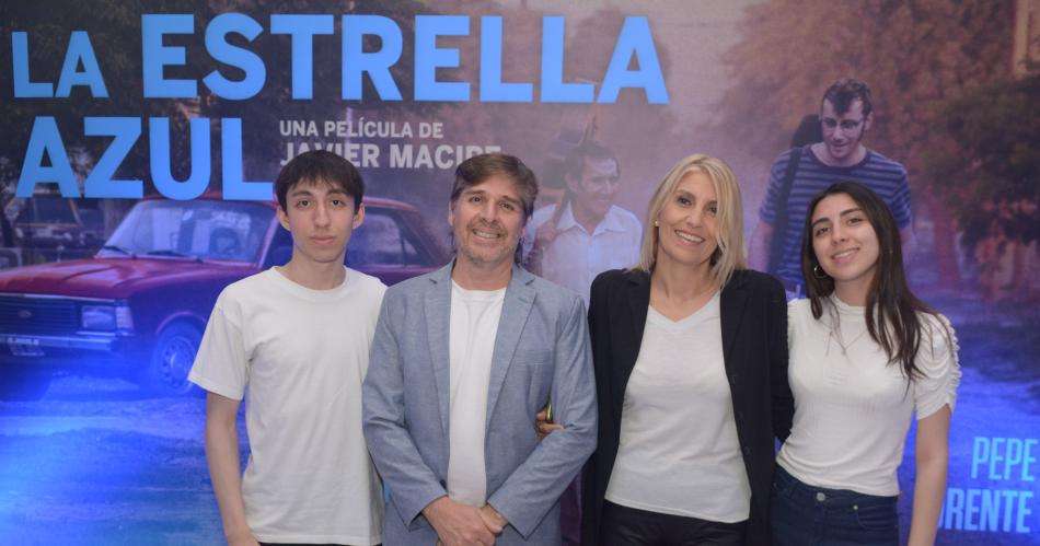 LA ESTRELLA AZUL BRILLA EN SANTIAGO