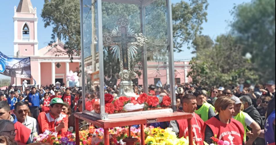 Los devotos del Sentildeor de los Milagros de Mailiacuten renovaron su fe en la fiesta chica