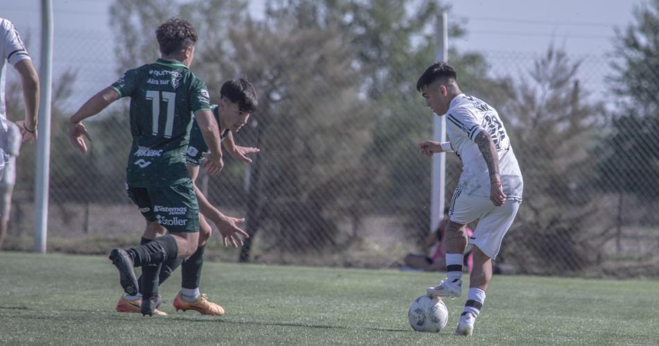 Tarde negra para la Reserva de Central- expulsioacuten y caiacuteda ante Sarmiento de Juniacuten