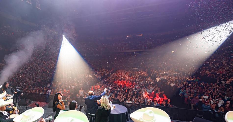 Leo Dan dio su uacuteltimo show de El adioacutes a una leyenda