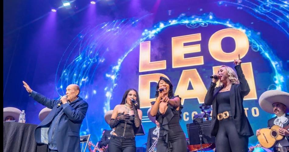 Leo Dan dio su uacuteltimo show de El adioacutes a una leyenda