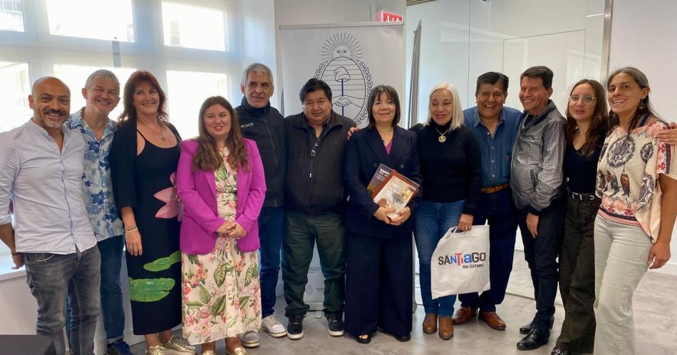 VIDEO Histoacuterico- la Marcha de los Bombos llegoacute por primera vez a Barcelona