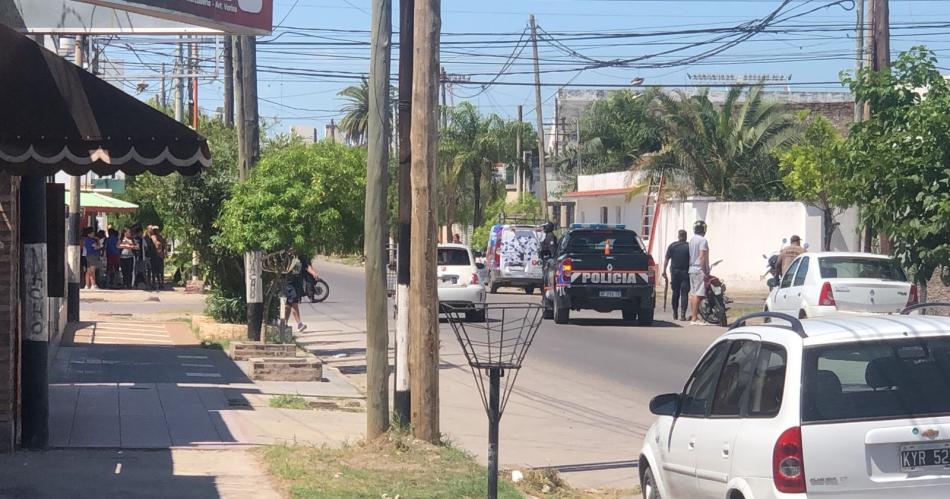 Hinchas del Ferro se enfrentaron a tiros y una menor resultoacute herida