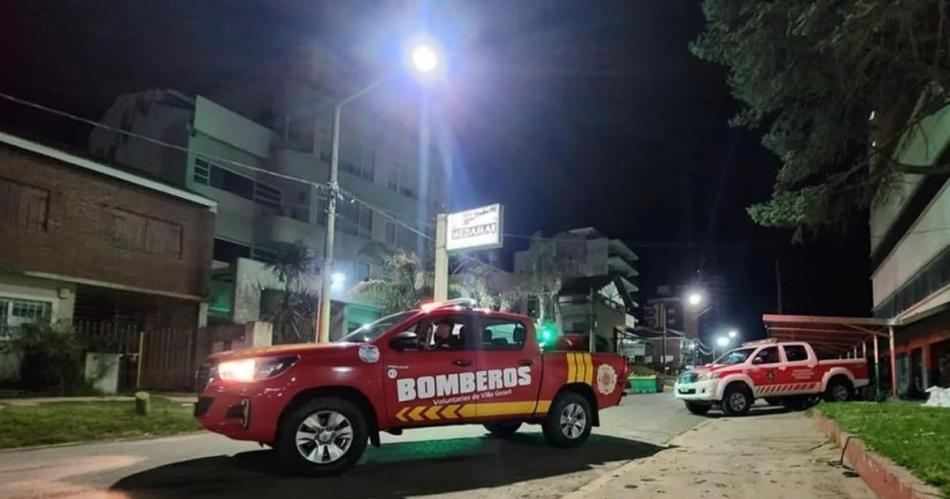 Derrumbe de un hotel en Villa Gesell- rescatan a personas atrapadas en obra no autorizada